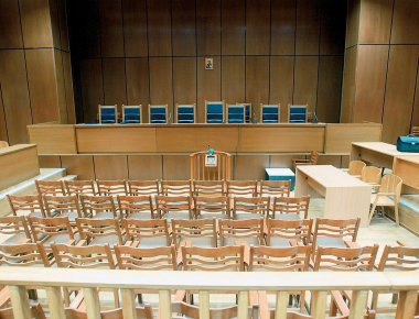 Πρώην παράγοντας του Ηρακλή έπειθε ανυποψίαστους για επενδύσεις ώστε να γλυτώσουν τα Capital Control